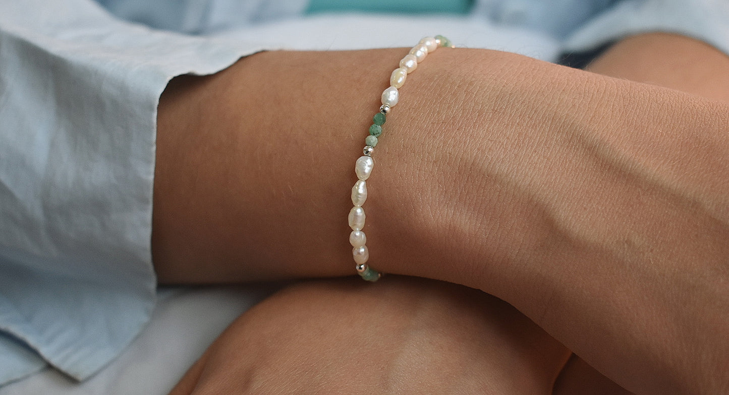 Freshwater Pearl and Emerald Bracelet