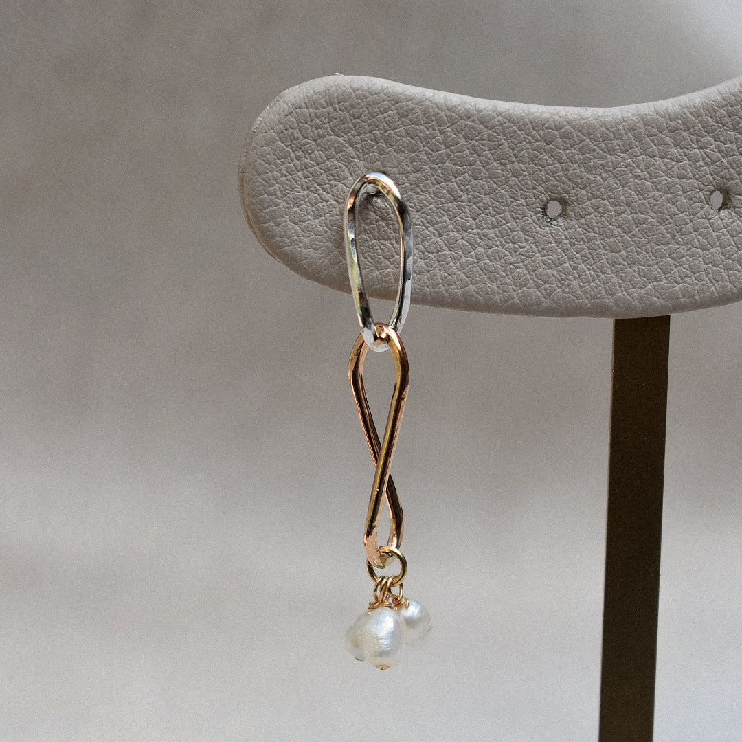 Mixed Metal Freshwater Pearl Wavy Studs